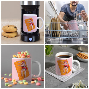 Kaffeebecher mit lustigem Spruch zum Thema Modelfigur und Comic-Dame im Badeanzug