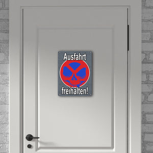 Metallschild Totenkopf Motiv - Ausfahrt freihalten! Privatgrundstück