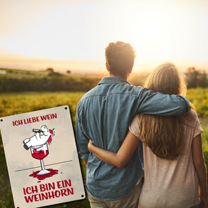 Metallschild mit Motiv und Spruch - Ich liebe Wein ich bin ein Weinhorn