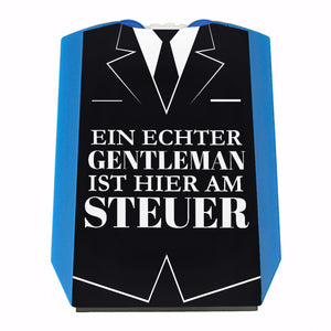 Ein echter Gentleman ist hier am Steuer Parkscheibe mit 2 Einkaufswagenchips