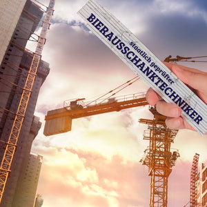 Bierausschanktechniker Meterstab aus Holz mit Marmorhintergrund