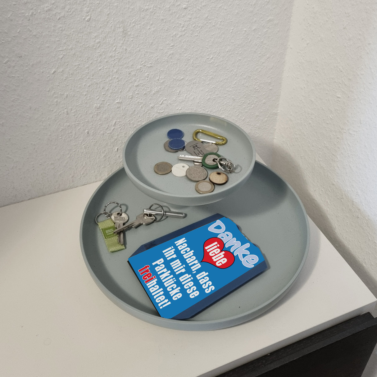 Parklücke freihalten Parkscheibe mit Botschaft an die Nachbarn Variante 2