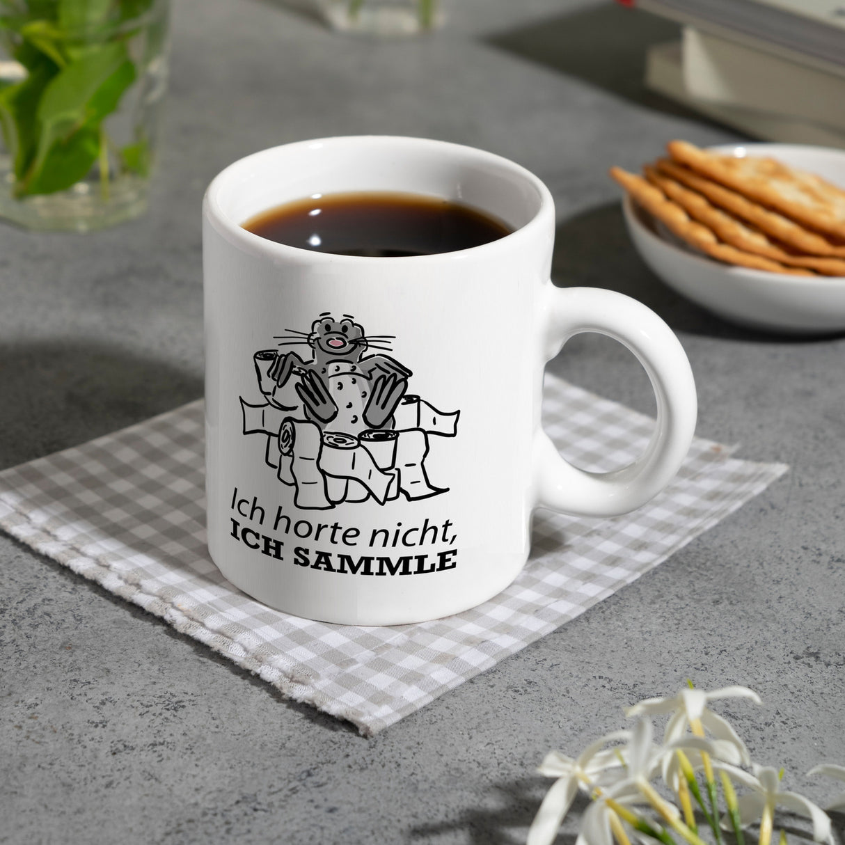 Ich horte nicht, ich sammle Kaffeebecher mit Seeleopard auf Toilettenpapier