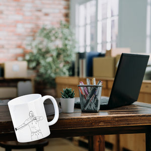 Kaffeebecher mit ironischem Spruch, gezeichnetem Charakter und Steinschleuder