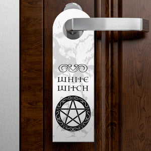 Türhänger mit magischen Pentagrammen und Spruch - White Witch - Dark Witch