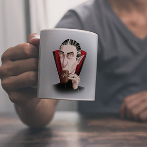 Kaffeebecher mit lustigem Motiv und Spruch - Auch Vampire brauchen Kaffee -