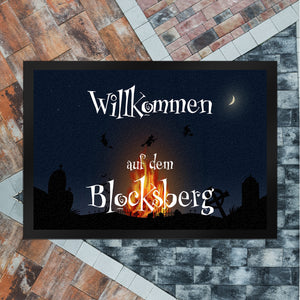 Fußmatte für Halloween mit Hexenfeuer und Spruch - Willkommen auf dem Blocksberg