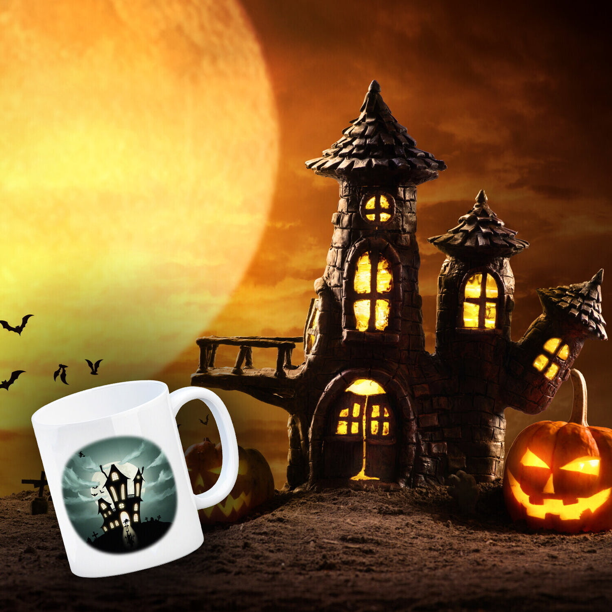 Kaffeetasse mit gruseligem Geisterhaus Motiv und Spruch - Happy Halloween