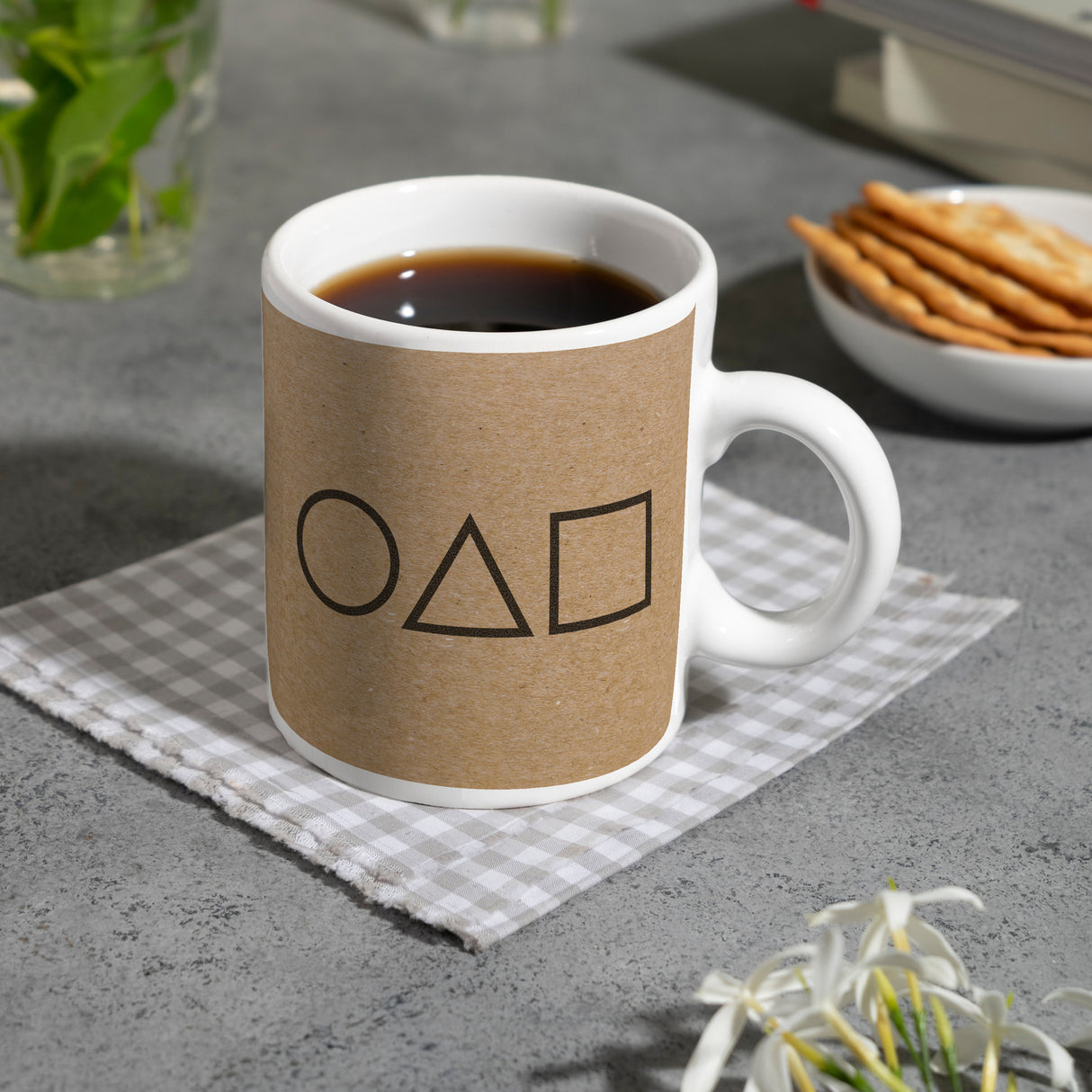 Kaffeebecher mit Serienmotiv Tintenfisch Kreis Dreieck Viereck Südkorea