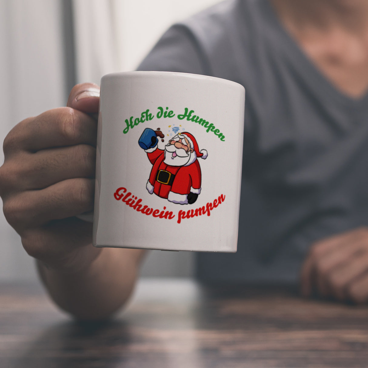 Kaffeebecher mit betrunkenem Weihnachtsmann - Hoch die Humpen, Glühwein pumpen