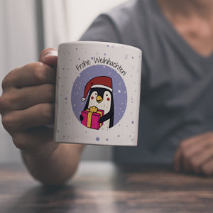 Frohe Weihnachten Kaffeebecher mit süßem Pinguin