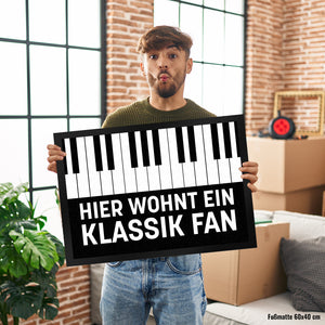Hier wohnt ein Klassik Fan Fußmatte mit Klavier Motiv