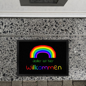 Regenbogen Fußmatte mit Spruch - Jeder ist hier Willkommen LGBTQ
