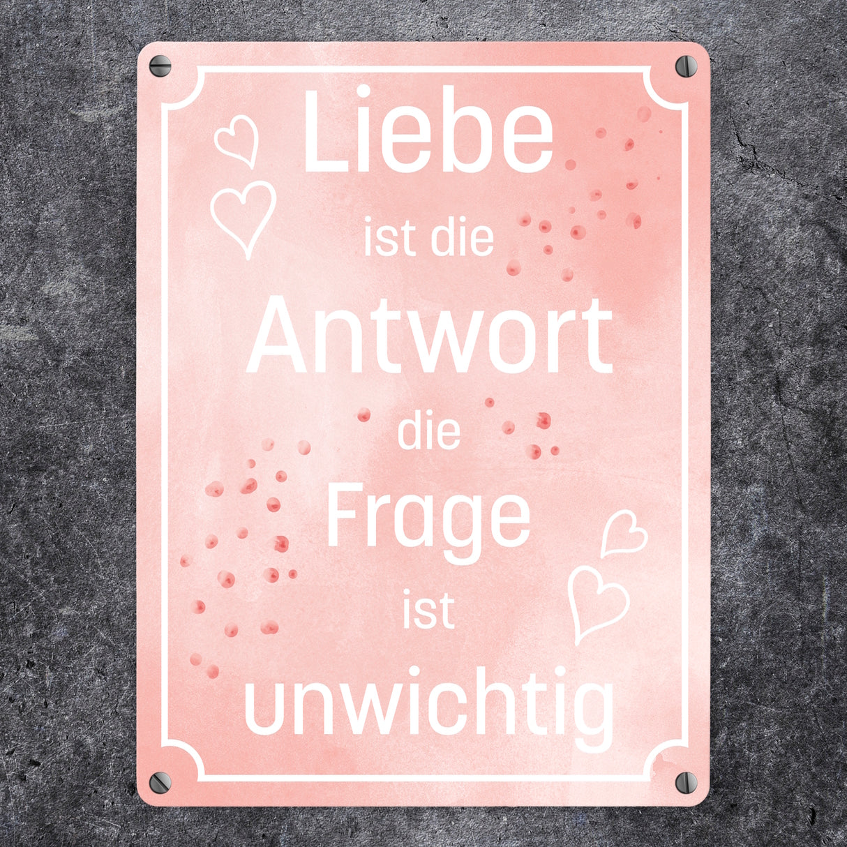 Metallschild mit schönem Spruch über die Liebe für das Wohnzimmer
