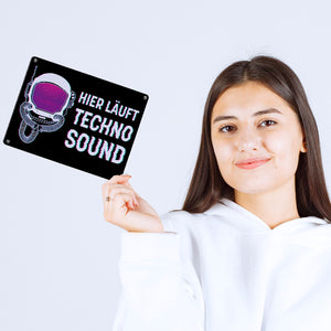 Hier läuft Techno Sound Metallschild mit Astronautenhelm für Raver