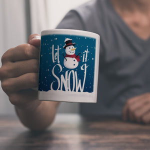 Let it Snow Kaffeebecher mit süßem Schneemann und Schneeflocken