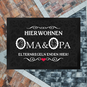 Hier wohnen Oma & Opa Fußmatte im Vintage-Look
