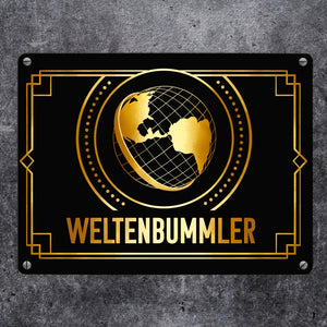 Weltenbummler Metallschild mit goldenem Globus und Reisemotiv