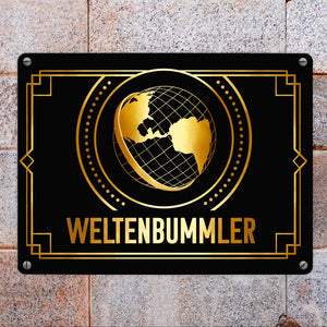 Weltenbummler Metallschild mit goldenem Globus und Reisemotiv