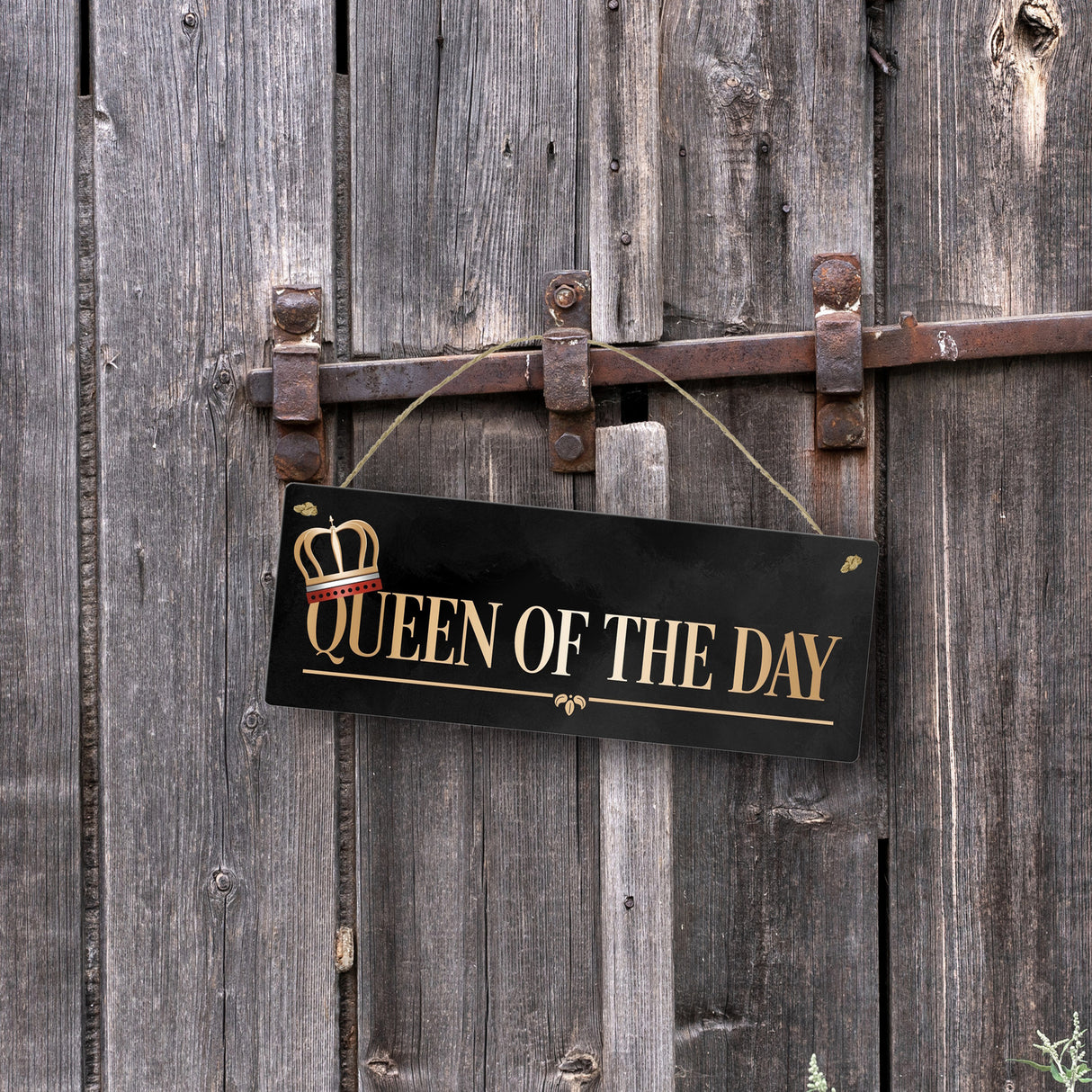 Queen of the day Metallschild in edlem gold und schwarz
