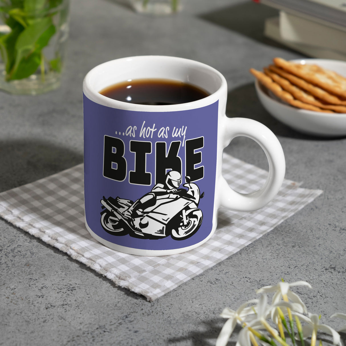As hot as my Bike Kaffeebecher mit coolem Motorradfahrer Motiv in lila