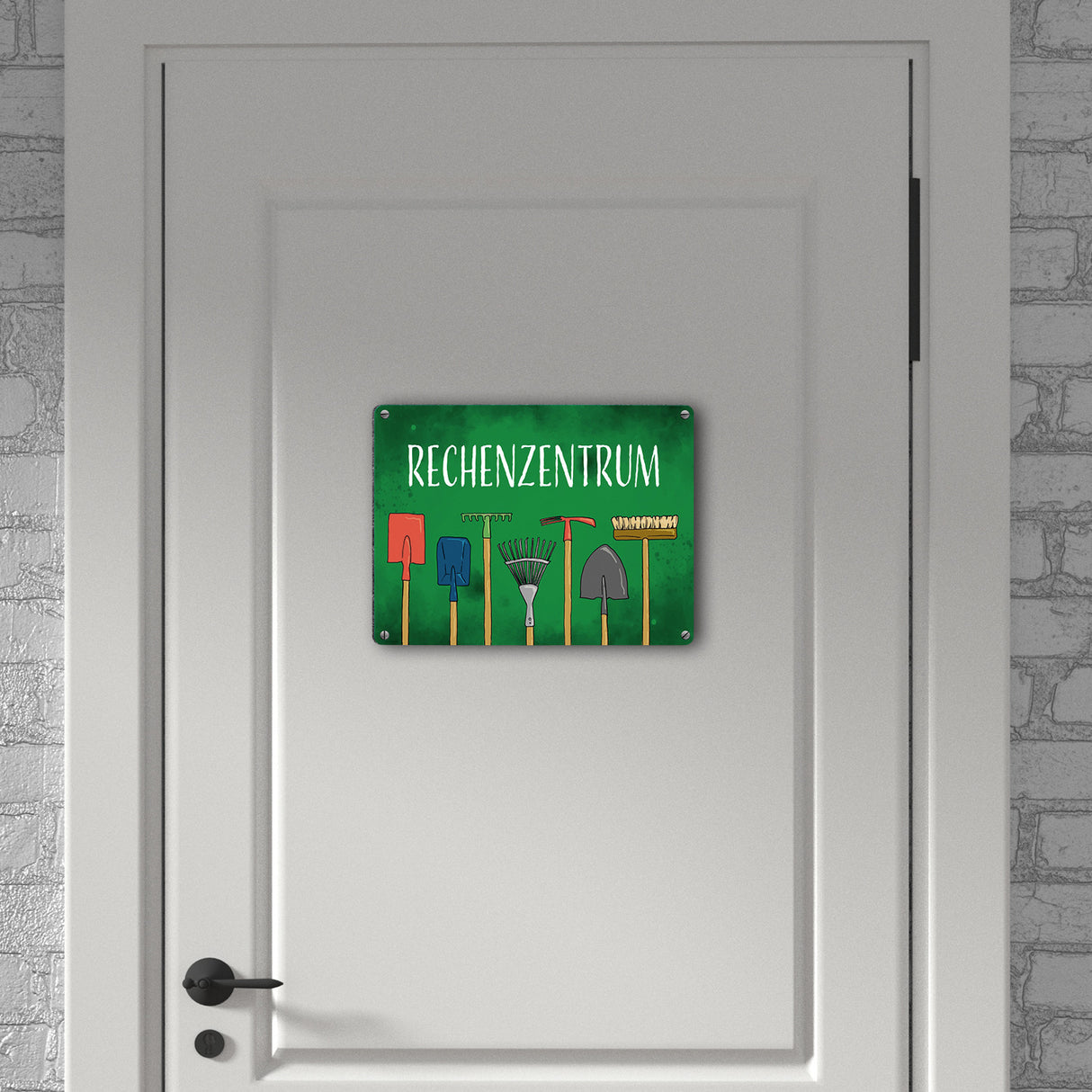 Rechenzentrum Metallschild mit Gartengeräten