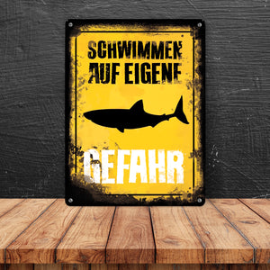 Schwimmen auf eigene Gefahr Metallschild für den Pool mit Hai