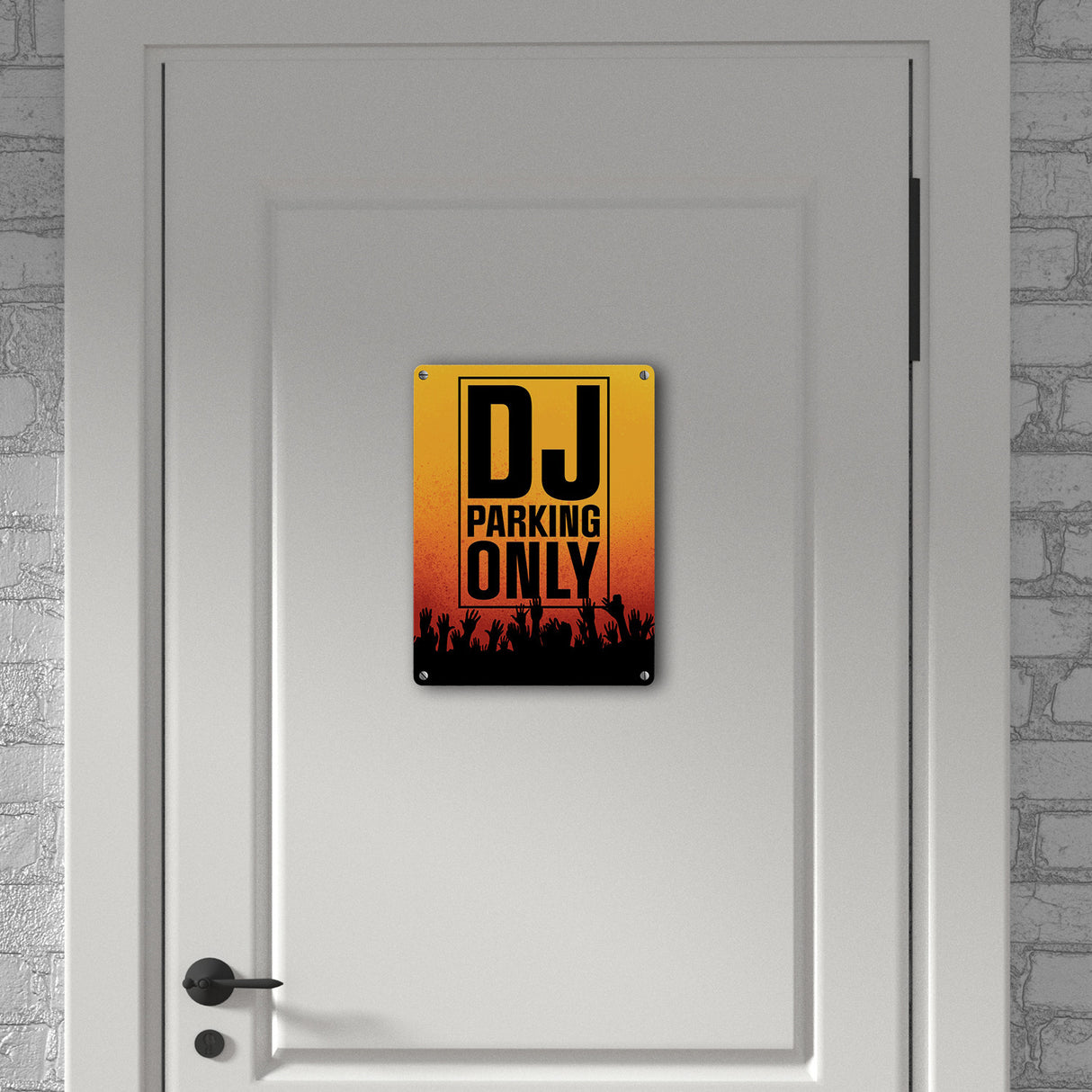 DJ parking only Metallschild für den Parkplatz