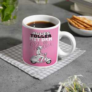 Alles toller mit dem Roller Kaffeebecher in {rosa} mit Rollerfahrerin