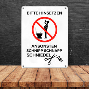 Bitte hinsetzen, ansonsten… Toilette Metallschild mit Biertrinker