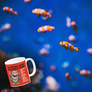 Kaffeebecher zum Thema Phishing Mails erkennen mit Fisch Motiv