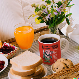 Kaffeebecher zum Thema Phishing Mails erkennen mit Fisch Motiv