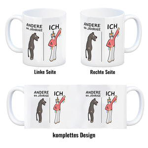 Witziger Kaffeebecher für den 44. Geburtstag mit Motiv: Andere und ich