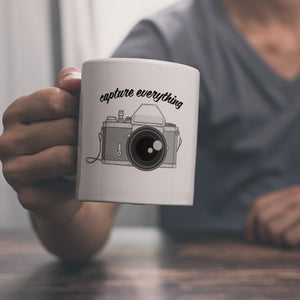 Capture everything Kaffeebecher mit Kamera Motiv für Fotografen