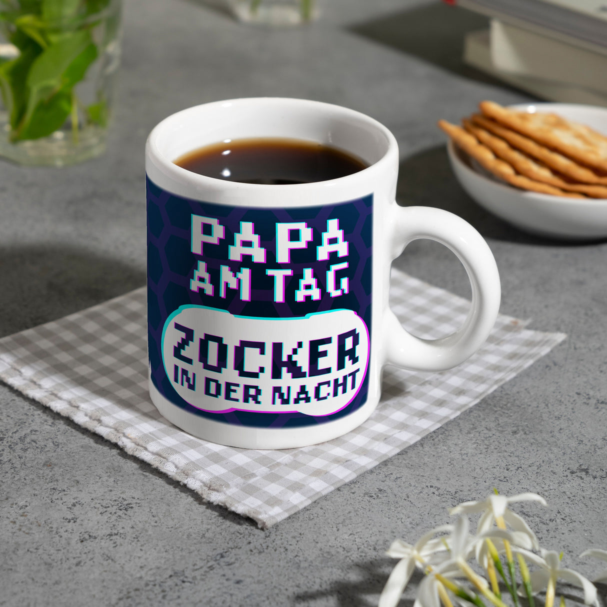 Papa am Tag - Zocker in der Nacht Kaffeebecher für Gamer und Väter