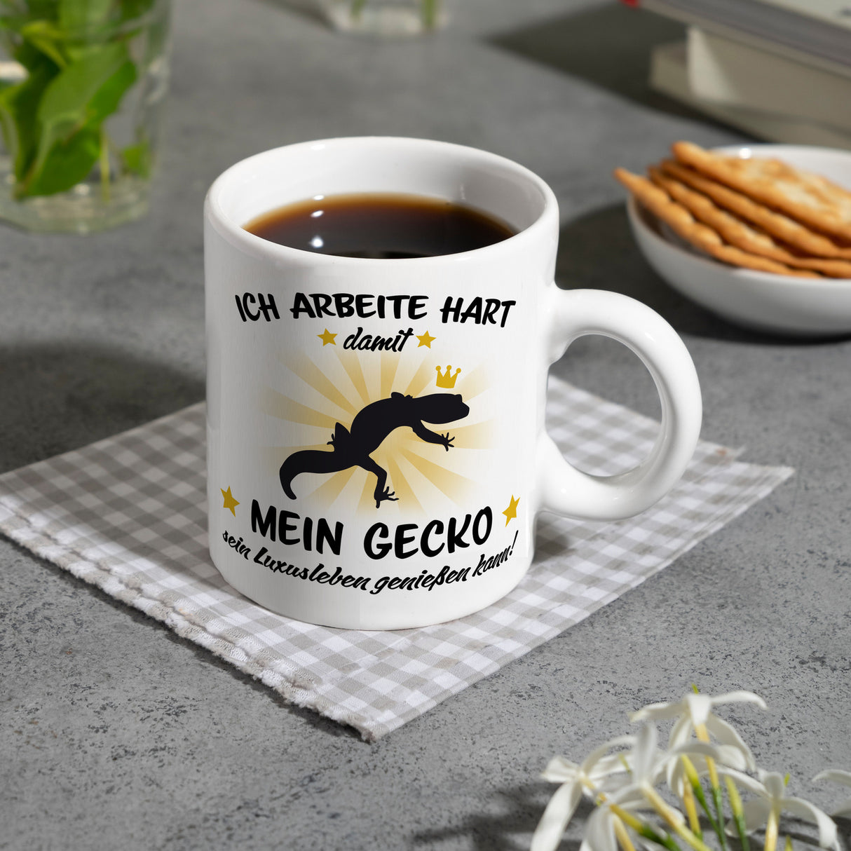 Ich arbeite hart für das Luxusleben meines Geckos Haustier Kaffeebecher