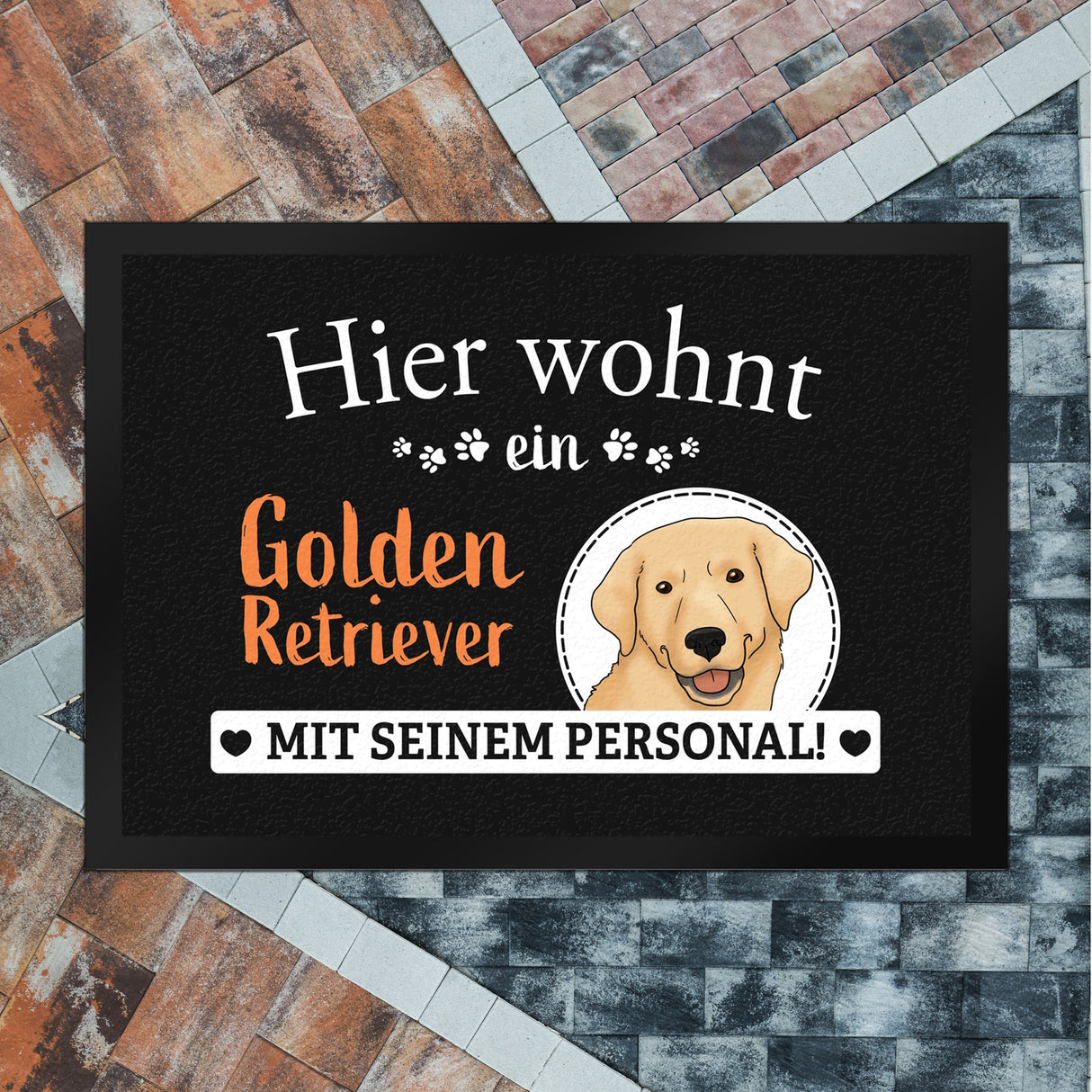 Hier wohnt ein Golden Retriever mit seinem Personal Fußmatte