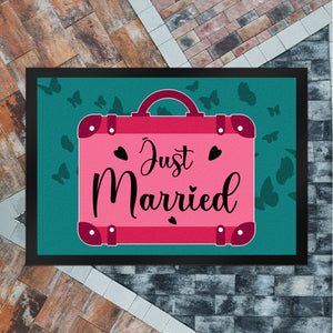 Just married Hochzeit Fußmatte in 35x50 cm mit pinkem Koffer