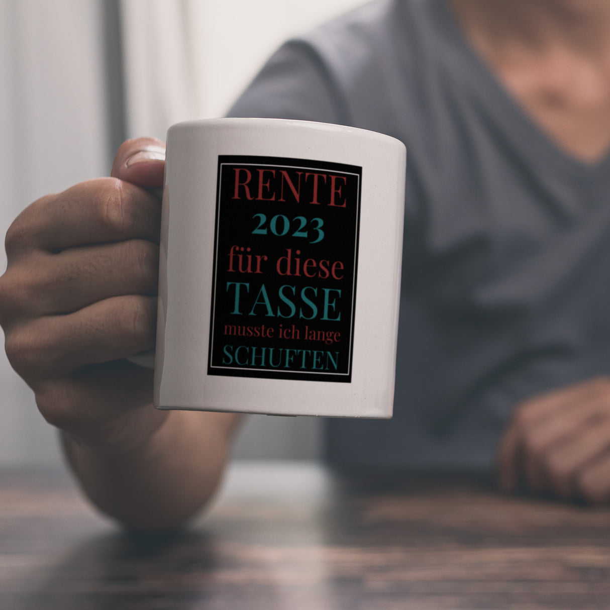 Rente 2023 Kaffeebecher eine bunte Tasse für Rentner