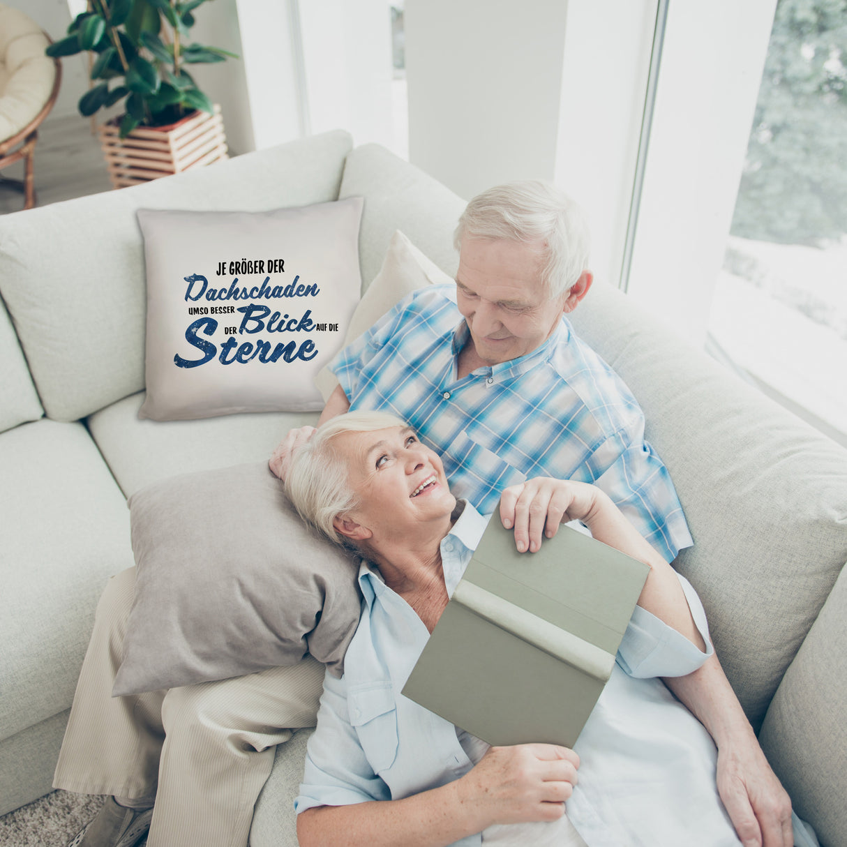 Sterne Kissen mit Spruch - Je größer der Dachschaden