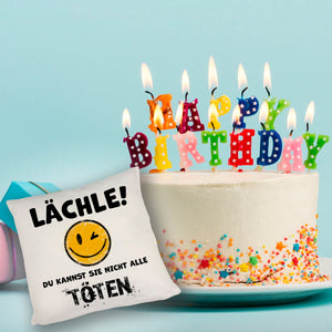 Emoticon Kissen mit Spruch - Lächle du kannst sie nicht alle töten