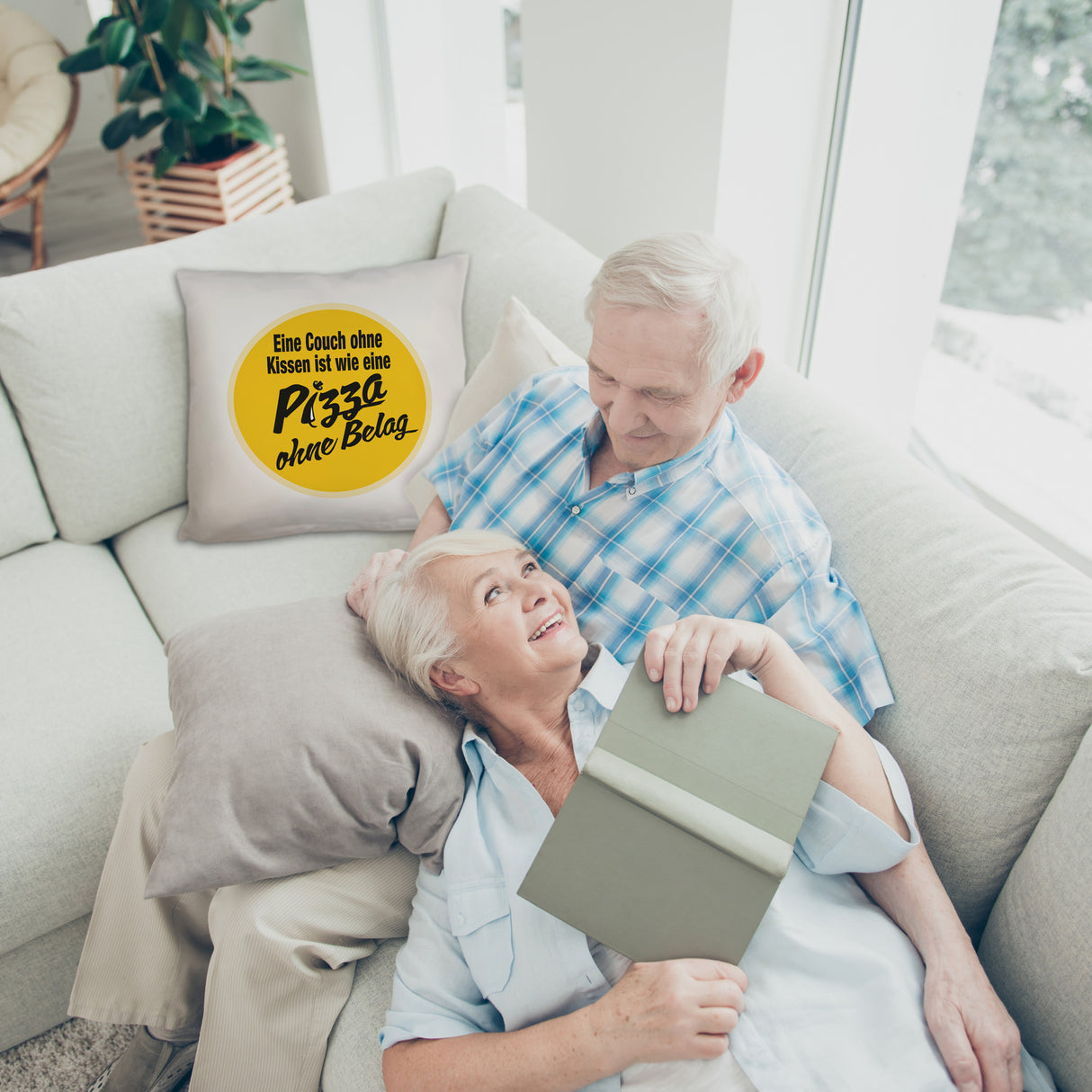Pizza Kissen mit Spruch Eine Couch ohne Kissen ist wie eine Pizza ohne Belag