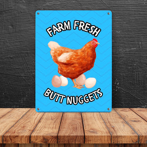 Huhn Metallschild in 15x20 cm mit Spruch Farm fresh Butt Nuggets