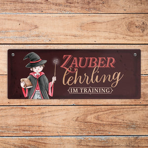 Zauberlehrling Metallschild mit Zauberschüler mit dunklem Hintergrund