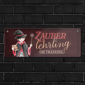 Zauberlehrling Metallschild mit Zauberschüler mit dunklem Hintergrund