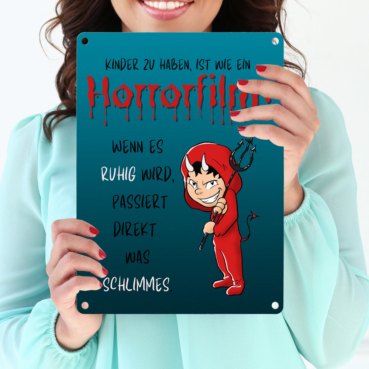 Teufelchen Metallschild in 15x20 cm mit Spruch Kinder zu haben ist wie ein Horrorfilm