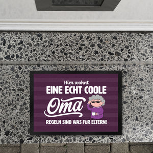 Coole Oma Fußmatte in 35x50 cm mit Spruch Regeln sind was für Eltern