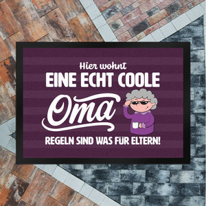 Coole Oma Fußmatte in 35x50 cm mit Spruch Regeln sind was für Eltern