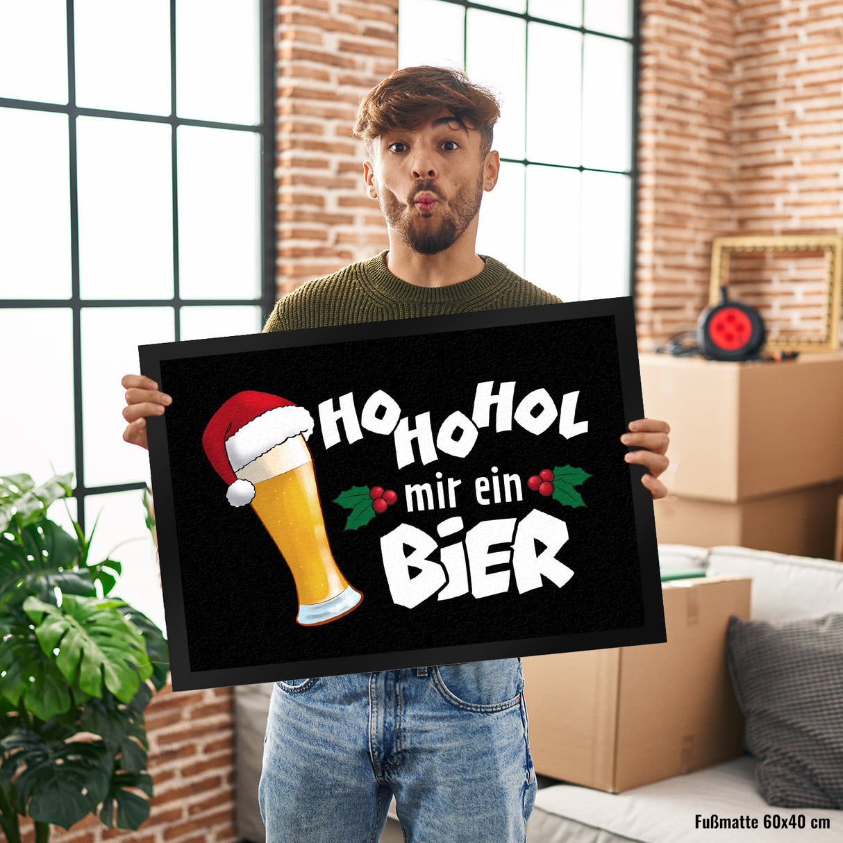 Bier mit Weihnachtsmütze Fußmatte in 35x50 cm mit Spruch HoHoHol mir ein Bier