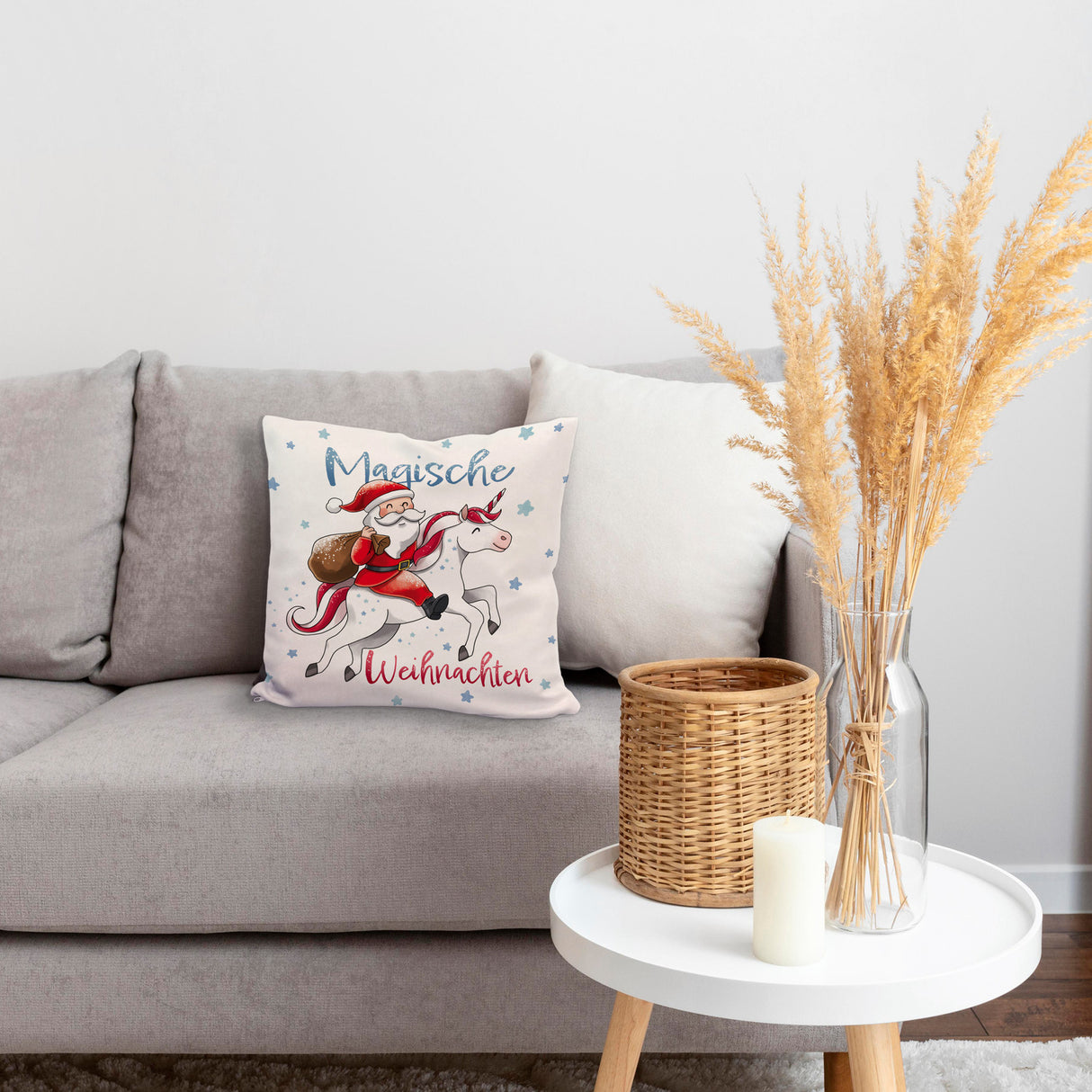 Weihnachtsmann auf Einhorn Kissen mit Spruch Magische Weihnachten